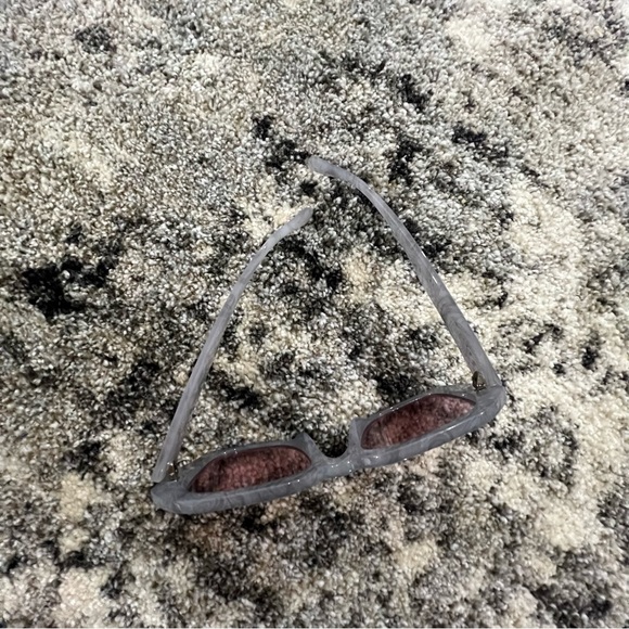 Sunglasses - Picture 3 of 4